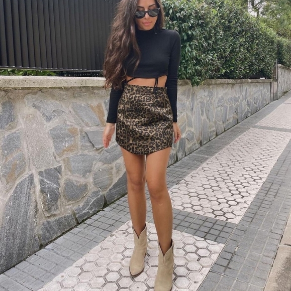 Zara * Satin Effect Leopard Animal Print  Cheetah Mini Skirt - Picture 3 of 16